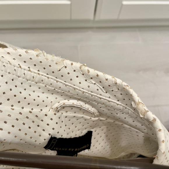 Jeans by Buffalo White Pleather Moto Vest - Picture 6 of 8